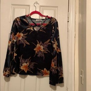 Junior velour top W/bell sleeves.